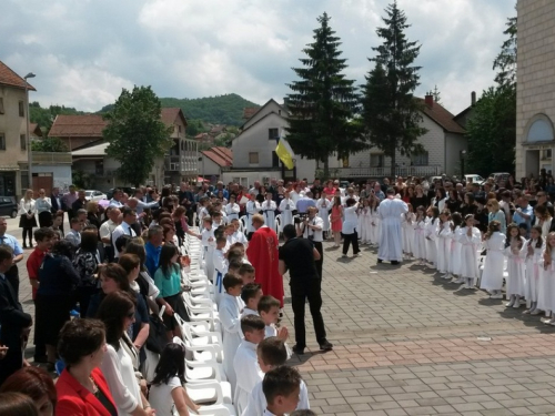 FOTO: Prva pričest u župi Prozor