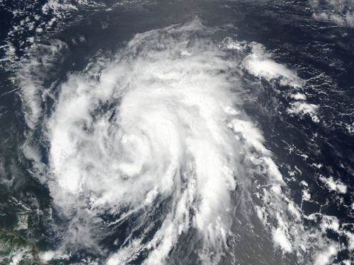 Uragan Maria iz sata u sat je sve jači
