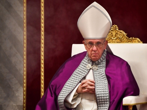 Papa Franjo poziva na cijepljenje, on će to učiniti ''sljedećeg tjedna''