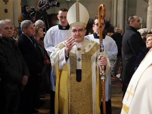 Bozanić više nije nadbiskup, Kutleša od danas novi nadbiskup