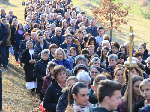 FOTO: Put križa kroz fratarski gaj na Šćitu