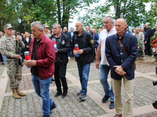 FOTO: Obilježena 32. obljetnica stradanja Hrvata na Uzdolu