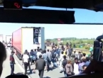 Putnici turističkog autobusa snimili potresan video