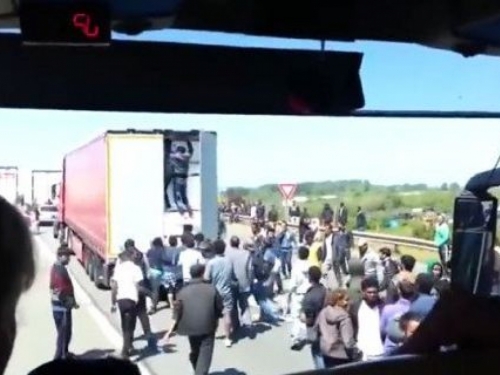 Putnici turističkog autobusa snimili potresan video