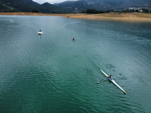 FOTO: Na Ramskom jezeru održana 10. veslačka regata