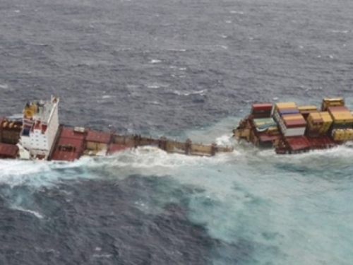 Potonuo norveški teretni brod, 18 poginulih