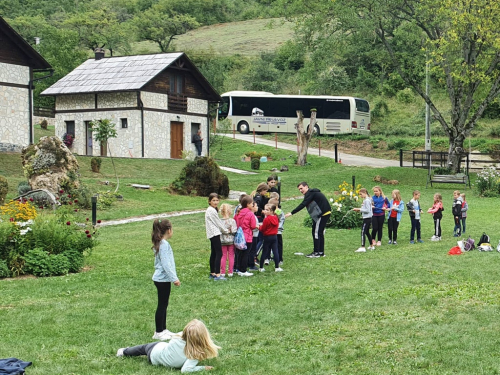 FOTO: Duhovno-kreativni susret djece župe Prozor