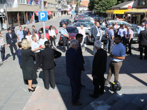 FOTO: Polaganjem vijenaca i svečanom sjednicom započelo obilježavanje Dana općine