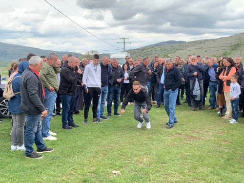 FOTO: Druženje Rumbočana i sv. misa na Zahumu