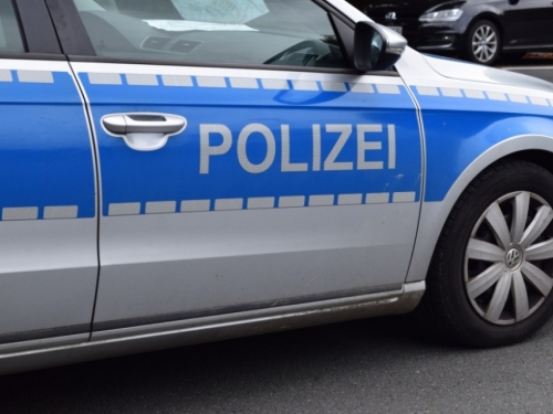 Njemačka policija uhitila par – prodavali lažne potvrde za cijepljenje