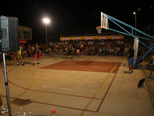 FOTO: Binvest Lubura pobjednik 14. Streetball turnira u Prozoru