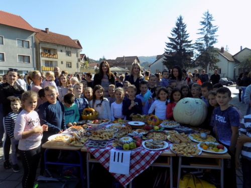 FOTO: Dani kruha u OŠ Marka Marulića Prozor