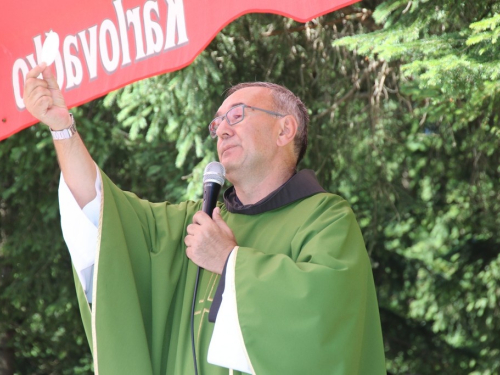 FOTO/VIDEO: Na Vran planini služena misa za poginule duvandžije