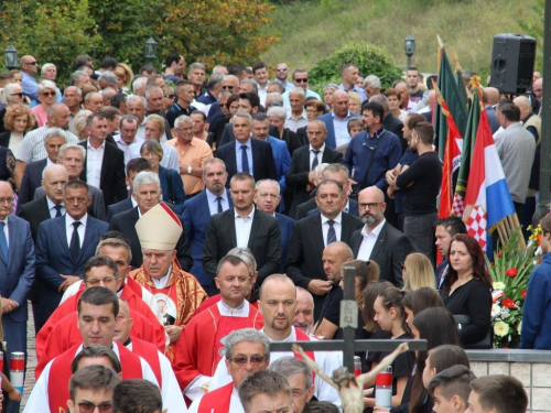 FOTO: Obilježena 26. obljetnica stradanja Hrvata na Uzdolu