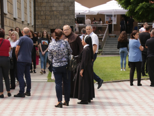 FOTO: Vanjska proslava sv. Ante u Gračacu