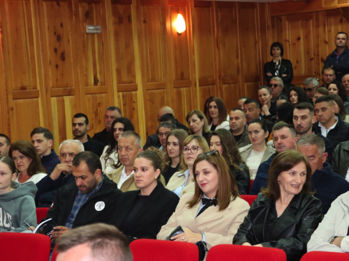 FOTO: Na Šćitu predstavljena knjiga ''Oluje u nama'' autora Ivana Tadića