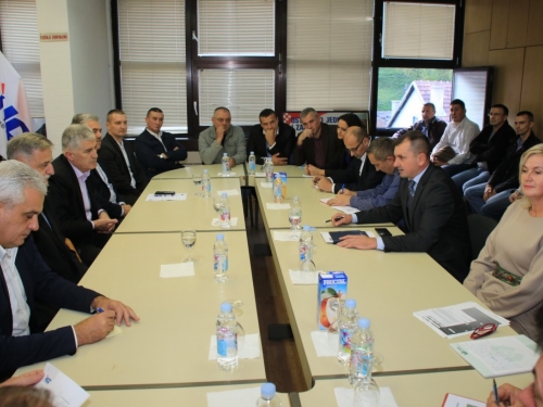 FOTO: Dr. Dragan Čović održao radni sastanak s OO HDZ BiH Rama
