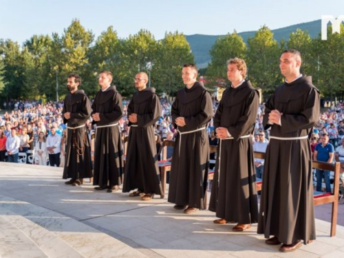 Šestorica hercegovačkih fratara u Međugorju položila svečane zavjete