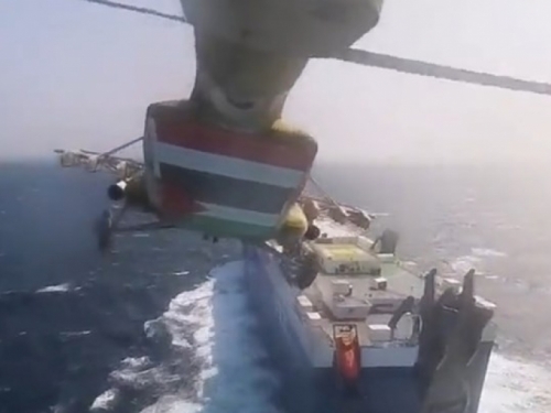 Objavljena snimka kako Huti otimaju britanski brod u Crvenom moru