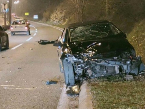 Mostar: Najmanje jedna osoba ozlijeđena u teškoj prometnoj nesreći