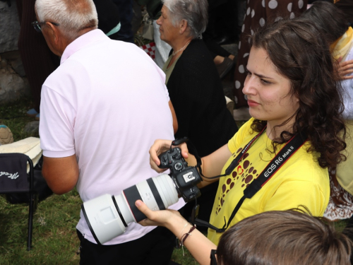 FOTO/VIDEO: Tisuće hodočasnika okupilo se na Kedžari u spomen na Divu Grabovčevu
