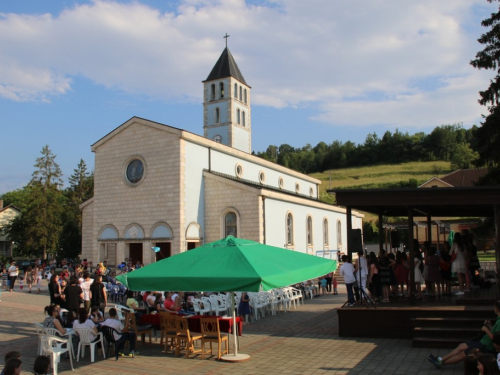 FOTO: U Prozoru održan XI festival duhovne glazbe 'Djeca pjevaju Isusu'