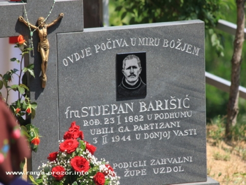 Foto: Hodočašće na grob fra Stjepana Barišića