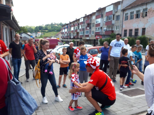 FOTO/VIDEO: Ramski navijači krenuli u Rusiju - Sretno!