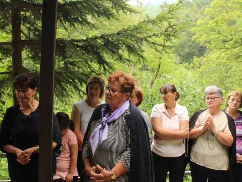 FOTO: 21. hodočašće na grob svećenika mučenika fra Stjepana Barišića u župi Uzdol