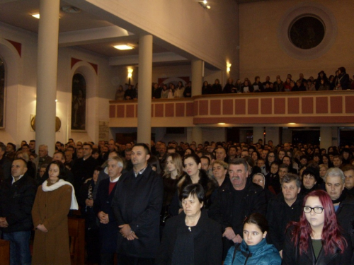 FOTO: Polnoćka u župi Prozor