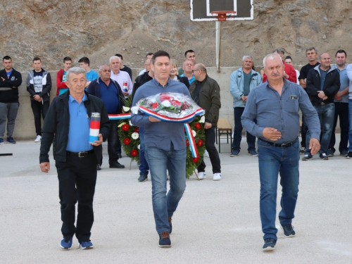 FOTO: Na Ustirami svečano otkriven spomenik poginulim i nestalim braniteljima