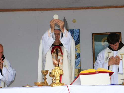 FOTO/VIDEO: Vanjska proslava sv. Franje u Rumbocima