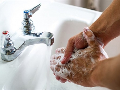 Perite ruke i spriječite zarazu virusom gripe