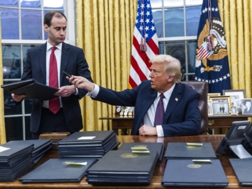 Trumpove prve odluke: Pomilovao 1600 napadača na Kongres