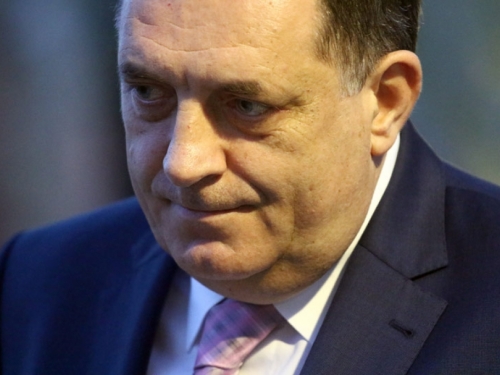 Dodik: “Neću ući u Predsjedništvo BiH ako tamo ne bude zastava RS-a”