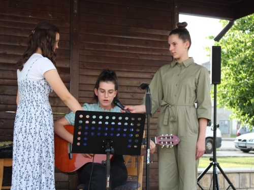 FOTO: 16. festival duhovne glazbe ''Djeca pjevaju Isusu'' u župi Prozor