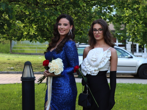 FOTO/VIDEO: Matura 2024. - Defile mladosti na ulicama Prozora