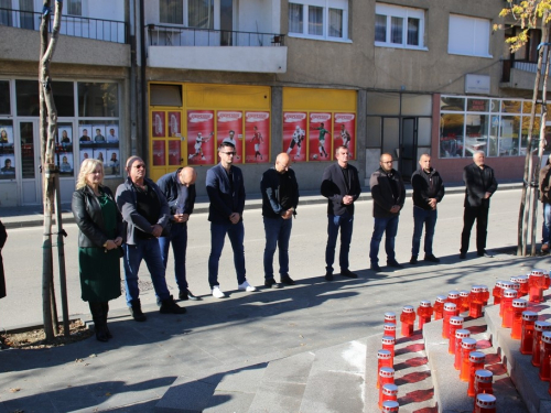 FOTO: Povodom Svih svetih u Prozoru zapaljene svijeće za poginule i preminule branitelje