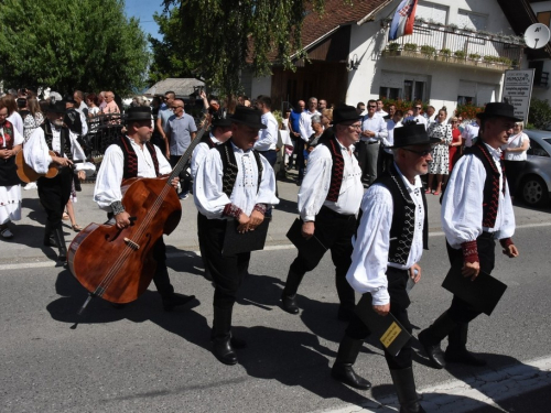 FOTO/VIDEO: Mlada misa vlč. Tomislava Varele