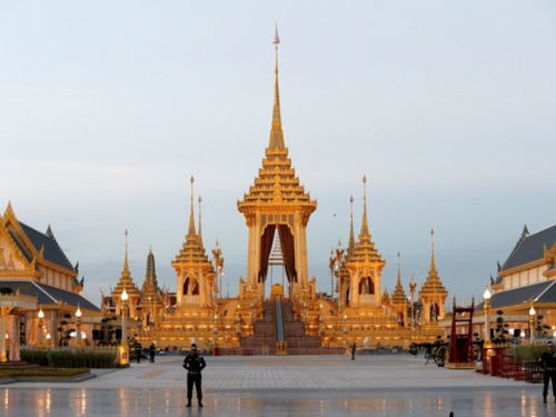 Počeo pogreb tajlandskog kralja, trajat će pet dana