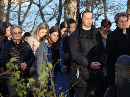 FOTO: Put križa kroz fratarski gaj na Šćitu