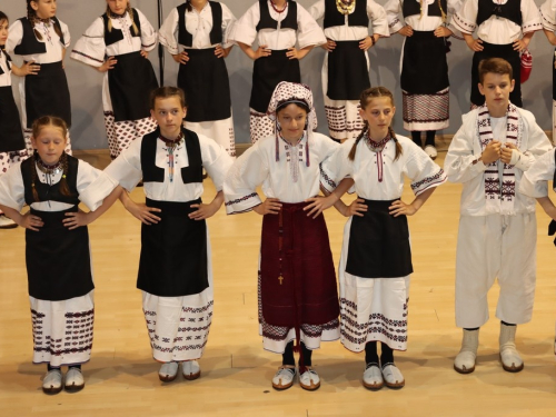 FOTO/VIDEO: Škola folklora u Prozoru koncertom predstavila svoj rad