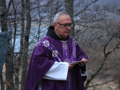 FOTO: Put križa kroz fratarski gaj na Šćitu