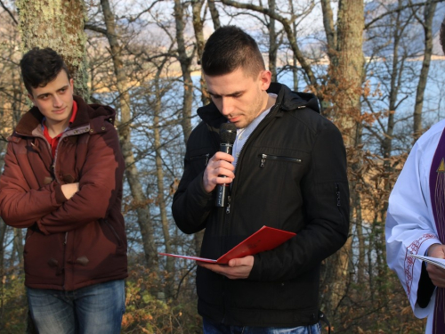 FOTO: Put križa kroz fratarski gaj na Šćitu