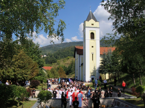 FOTO: Na Uzdolu obilježena 25. obljetnica zločina nad Hrvatima