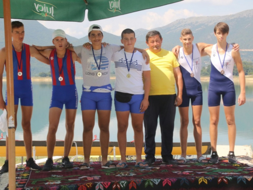 FOTO: Na Ramskom jezeru održana veslačka regata