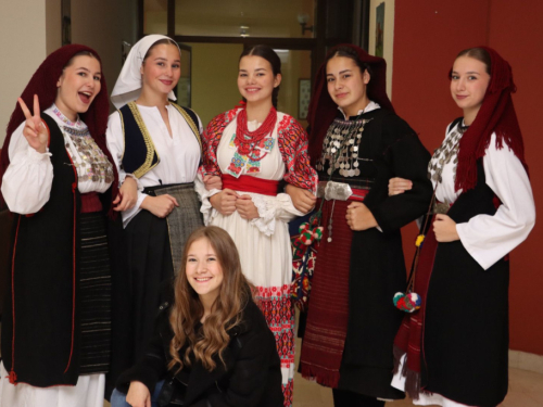 FOTO: Večer folklora u Prozoru: HKUD-ovi ''Rama'' i ''fra Petar Bakula'' oduševili publiku