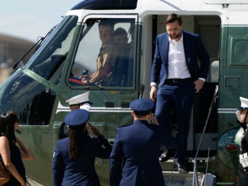 Sve oči uprte u Švicarsku: Počinju američko-iranski pregovori