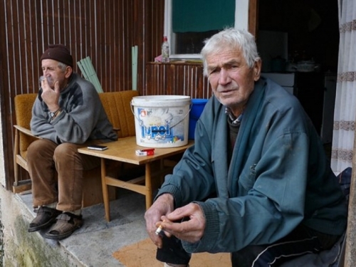 Napustili selo koje ima struju, vodu, telefon: Ostala samo dvojica umirovljenika