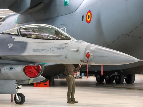 Pilot se katapultirao iz ukrajinskog borbenog zrakoplova F-16